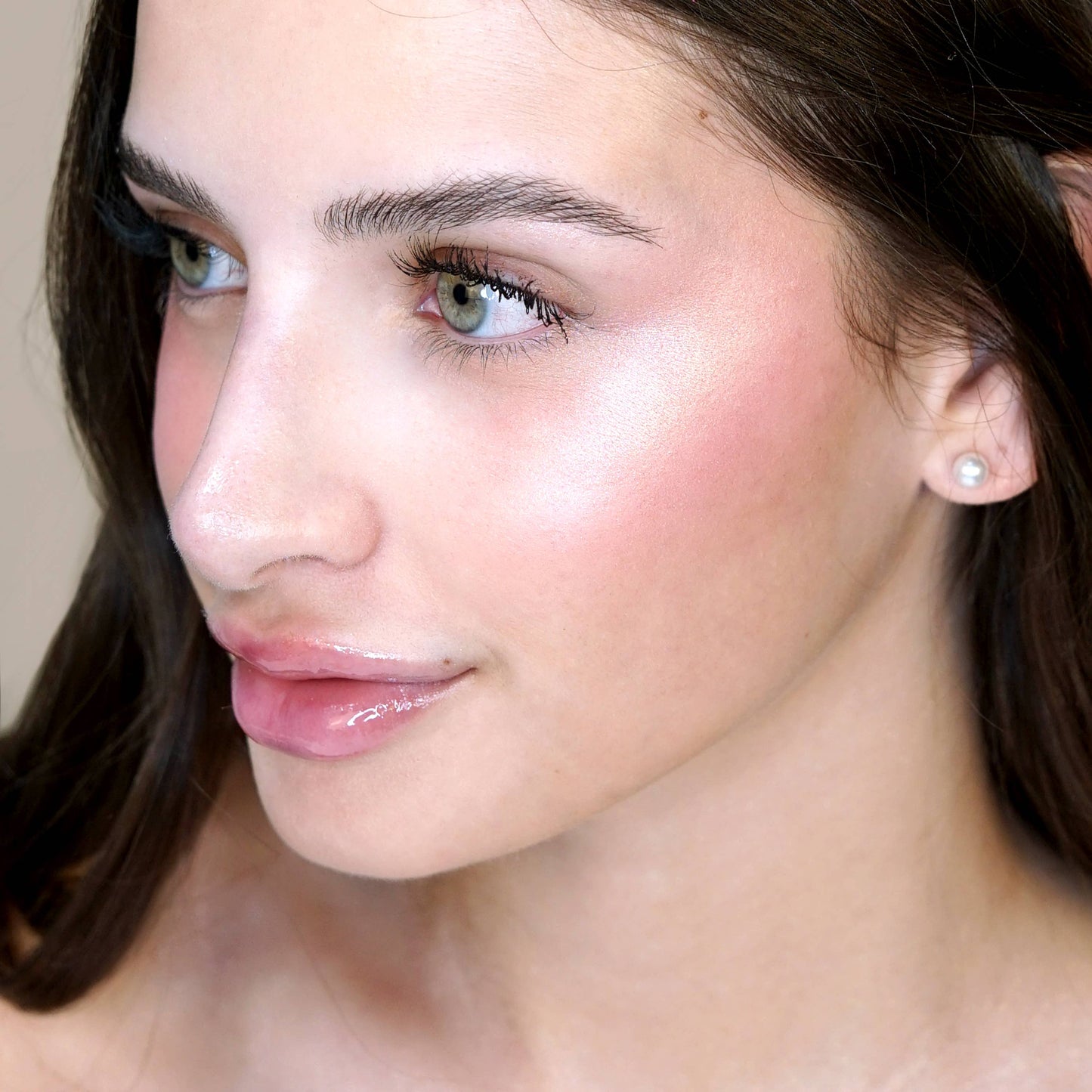 First Love Shimmer Powder Spray