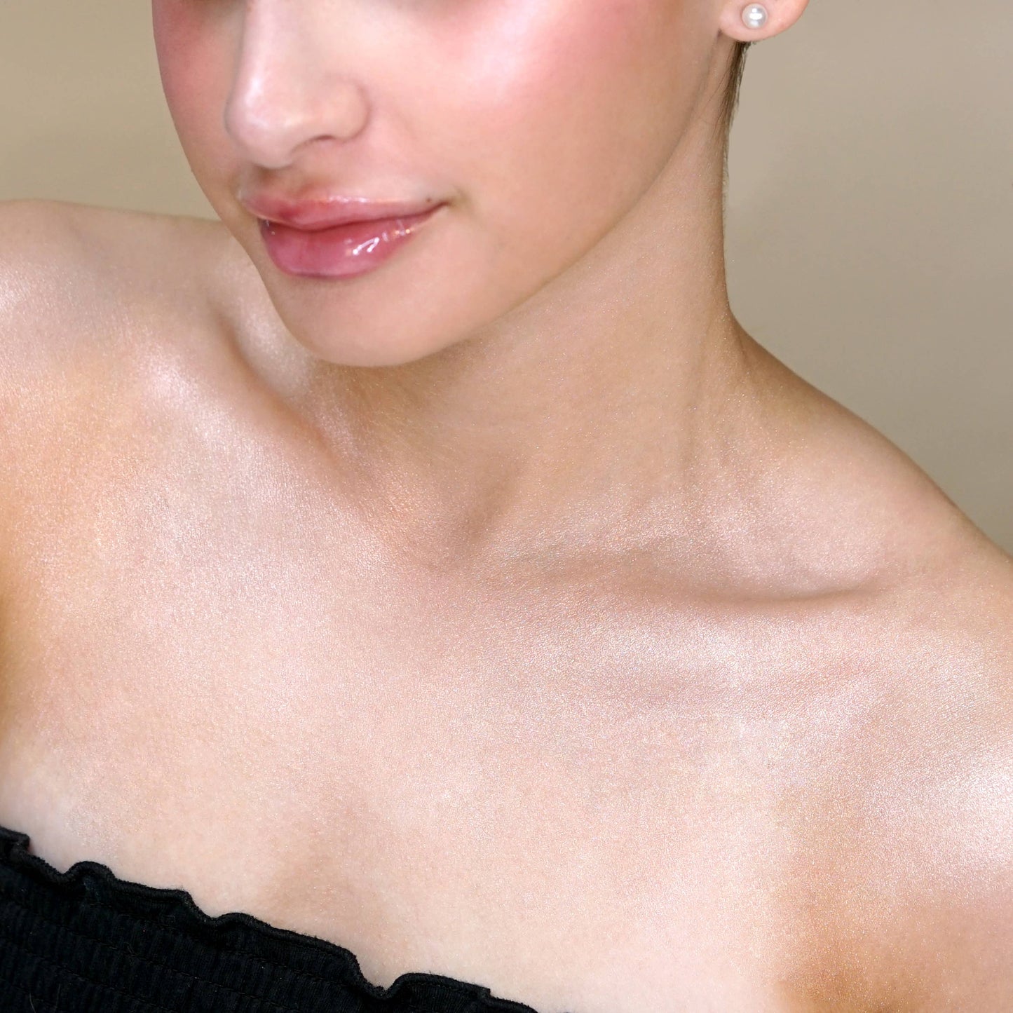 First Love Shimmer Powder Spray